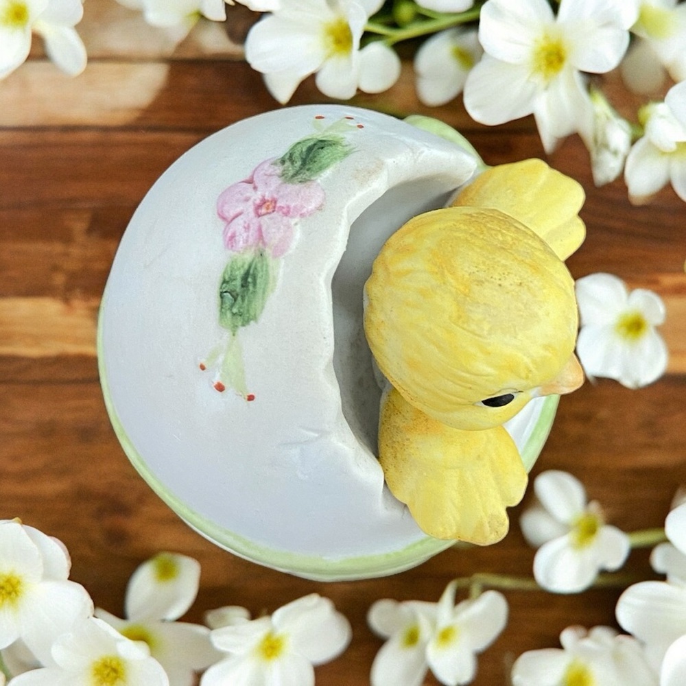 Vintage Lefton China Easter egg trinket dish. Excellent condition. - Picture 5 of 7
